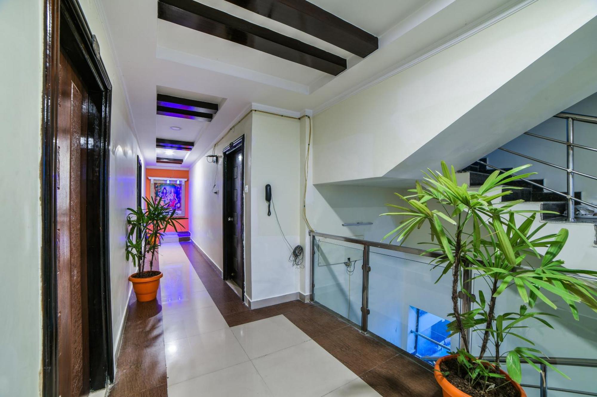 OYO 24288 Surya Teja Residency Hotel Khammam Bagian luar foto